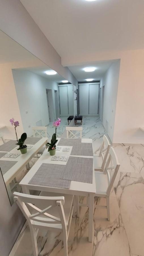 Appartement Magic Mirror à Satu Mare Extérieur photo